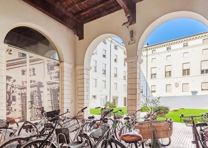 Ex Tribunale Palazzo Bentivoglio Διαμέρισμα