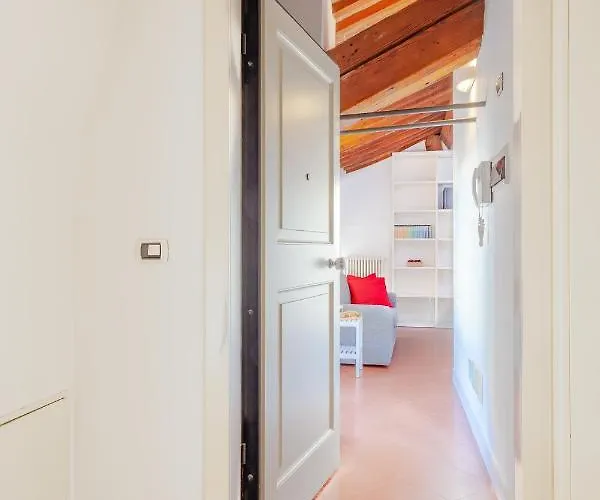 Ex Tribunale Palazzo Bentivoglio Διαμέρισμα *